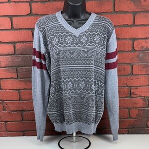 Breakout Medium V-Neck Sweater Men's Wear‎